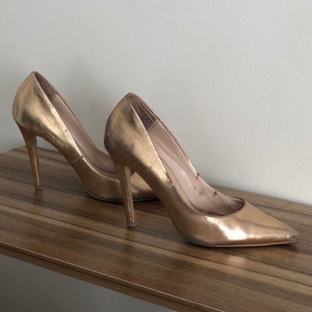 Metallic Rose Gold Pumps